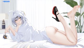 Rule 34 | 1girl, absurdres, ass, barefoot, feet, guhuabingwu, highres, long hair, looking at viewer, lying, on stomach, parted lips, shoes, single shoe, soles, toes, white hair, yellow eyes, yixuan (zenless zone zero), zenless zone zero