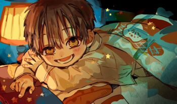 1boy :d aged_down bed bedroom blanket book border cheek_rest child close-up color_contrast desk_lamp dot_nose facing_viewer fading_border floating_stairs foot_out_of_frame foreshortening hair_between_eyes hanako_(jibaku_shounen_hanako-kun) hand_on_book hand_on_own_arm hanoyuta happy highres indoors jibaku_shounen_hanako-kun knee_up lamp lampshade light_blush light_brown_hair long_sleeves looking_at_viewer lower_teeth_only lying male_focus night official_art on_stomach open_book open_hand open_mouth pajamas picture_book pointing raised_eyebrows shirt short_hair smile solo star_(symbol) teeth under_covers uneven_eyes white_shirt wispy_bangs