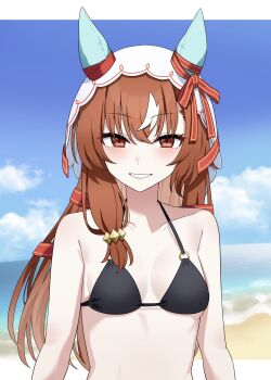 1girl absurdres animal_ears beach bikini black_bikini blue_sky breasts brown_eyes brown_hair cloud collarbone commentary_request day ear_covers highres horse_ears horse_girl jitsumuraakiho long_hair looking_at_viewer ocean outdoors sky small_breasts smile solo still_in_love_(umamusume) summer swimsuit umamusume upper_body veil