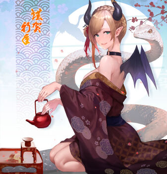 1girl bare_shoulders blonde_hair blue_eyes breasts brown_kimono chinese_zodiac cleavage demon_girl demon_horns demon_wings hair_bun highres holding holding_teapot hololive horns japanese_clothes kimono kneeling large_breasts maro2ki3 new_year pointy_ears single_side_bun snake solo teapot virtual_youtuber white_snake wings year_of_the_snake yuzuki_choco