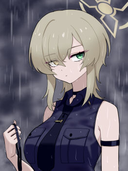 1girl arm_strap black_choker black_necktie black_shirt blonde_hair blue_archive breast_pocket breasts choker commentary_request green_eyes hair_over_one_eye halo highres holding_strap large_breasts medium_hair necktie no_coat no_eyepatch pocket rain shirt sideways_glance sleeveless sleeveless_shirt solo sui1116061 suou_(blue_archive) upper_body wet wolf_cut yellow_eyes yellow_halo
