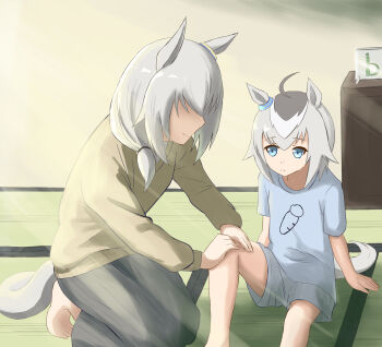 Rule 34 | 2girls, absurdres, bandaid, carrot print, food print, highres, massage, mother and daughter, multiple girls, oguri cap's mother (umamusume), oguri cap (umamusume), tagme, umamusume, washitsu