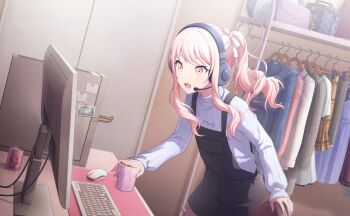 1other akiyama_mizuki bag black_overalls clothes_hanger colorful_palette computer computer_keyboard computer_mouse computer_tower cup drink game_cg hair_ribbon headset highres holding holding_cup kamen_no_watashi_ni_sayonara_wo_(project_sekai) looking_at_object monitor official_art overalls pink_eyes pink_hair ponytail project_sekai ribbon shoulder_bag solo sweater third-party_source white_ribbon white_sweater