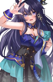 1girl ame_sagari animal_ears asymmetrical_clothes bare_shoulders black_corset black_skirt blue_eyes blue_hair blue_shirt blush breasts cleavage commentary_request corset detached_collar hair_between_eyes highres horse_ears horse_girl horse_tail long_hair looking_at_viewer mole mole_under_eye multicolored_hair open_mouth purple_eyes shirt simple_background skirt smile solo strapless strapless_shirt tail umamusume verxina_(le_beau_sommet)_(umamusume) verxina_(umamusume) w white_background