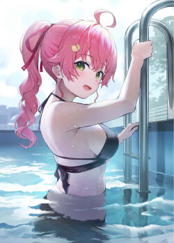 1girl :d ahoge bikini black_bikini breasts commentary double-parted_bangs green_eyes hair_ornament hairclip halterneck highres hololive large_breasts long_hair looking_at_viewer mimihachi open_mouth outdoors pink_hair ponytail pool sakura_miko sideboob sidelocks smile solo swimsuit virtual_youtuber wet