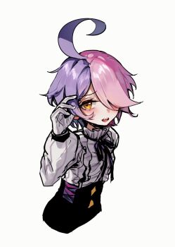 1girl ahoge frills gloves hair_over_one_eye highres honkai_(series) honkai_gakuen long_sleeves looking_at_viewer multicolored_hair open_mouth sharp_teeth shirt short_hair simple_background sin_mal sin_mal0909 teeth two-tone_hair white_background white_gloves white_shirt yellow_eyes