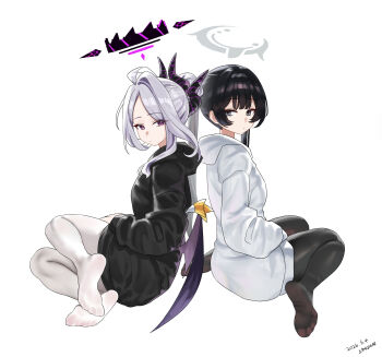 2girls absurdres alternate_costume alternate_hairstyle black_hair black_halo black_hoodie black_pantyhose blue_archive closed_mouth commentary_request demon_girl demon_horns demon_wings forehead grey_eyes grey_hair grey_halo halo highres hina_(blue_archive) hood hoodie horns kisaki_(blue_archive) multicolored_halo multiple_girls no_shoes pantyhose ponytail purple_eyes purple_halo shangdi_de_fa_zhang short_hair soles twintails two-tone_halo very_short_hair white_hoodie white_pantyhose wings
