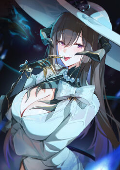 1girl absurdres black_claws black_hair breasts cleavage commentary constance_(honkai:_star_rail) demon_horns demon_tail dress hat highres honkai:_star_rail honkai_(series) horns jewelry large_breasts long_hair looking_at_viewer mole mole_under_eye multicolored_hair necklace pearl_necklace purple_eyes purple_hair solo tail tongue tongue_out two-tone_hair very_long_hair white_dress white_hat yanjem