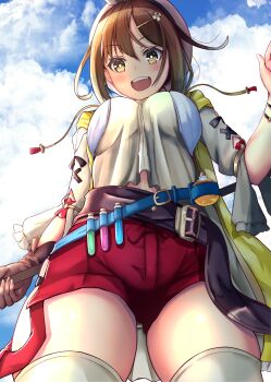 1girl atelier_(series) atelier_ryza atelier_ryza_1 belt beret blue_belt blue_sky breasts bright_pupils brown_belt brown_eyes brown_gloves brown_hair camisole commentary_request cowboy_shot day detached_sleeves from_below gloves hat highres jacket light_blush long_hair looking_at_viewer looking_down medium_breasts midriff open_mouth potion red_shorts reisalin_stout short_hair short_shorts shorts single_glove sky sleeveless sleeveless_jacket smile solo standing teeth thighhighs upper_teeth_only white_camisole white_hat white_pupils white_sleeves white_thighhighs yami_anko yellow_jacket