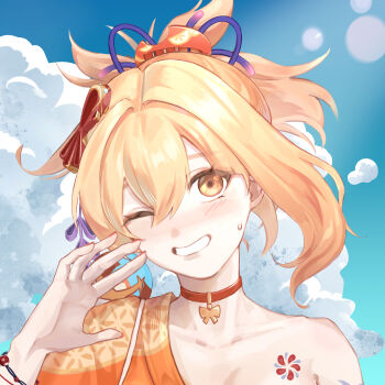 1girl blonde_hair blue_sky choker cloud commentary_request day genshin_impact grin hair_between_eyes hand_up head_tilt highres korean_commentary looking_at_viewer one_eye_closed ouoa=33 outdoors portrait red_choker short_hair shoulder_tattoo single_bare_shoulder sky smile solo tattoo yellow_eyes yoimiya_(genshin_impact)