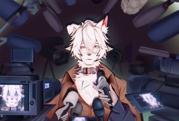 1boy absurdres animal_ear_fluff animal_ears blood blood_on_face bloody_tears body_fur brown_shirt camera collar colored_tips dark_background furry furry_male hair_between_eyes hashtag-only_commentary highres interspecies interview mawqem microphone multicolored_hair one-eyed open_mouth partially_unbuttoned recording red_eyes scar scar_on_face shirt spiked_collar spikes standing tv_camera upper_body video_camera von_lycaon white_fur wolf_boy wolf_ears zenless_zone_zero