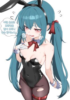 1girl absurdres animal_ears aqua_hair armpit_crease bare_shoulders belt bianca_(black_survival) black_hairband black_leotard black_survival breasts brown_pantyhose commentary_request covered_navel cowboy_shot cross-shaped_pupils detached_collar eternal_return:_black_survival fake_animal_ears gloves hair_ribbon hairband hand_up highleg highleg_leotard highres korean_commentary korean_text leotard long_hair looking_down neck_ribbon oldsickkim open_mouth pantyhose playboy_bunny rabbit_ears red_eyes ribbon small_breasts solo speech_bubble strapless strapless_leotard sweatdrop symbol-shaped_pupils thigh_belt thigh_strap torn_clothes torn_pantyhose translation_request twintails very_long_hair wavy_mouth white_gloves wrist_cuffs