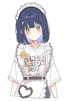 1girl apron blue_hair blush character_name closed_mouth cropped_legs gangzi_(vtuber) hair_ornament hairclip hashtag-only_commentary highres looking_at_viewer maid_apron maid_headdress medium_hair print_shirt puppy_pencil_case shirt simple_background smile solo standing stellive t-shirt three-quarter_sleeves virtual_youtuber white_apron white_background white_shirt wispy_bangs x_hair_ornament yellow_eyes