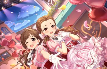 2girls balloon cloud corset dress earrings forehead game_cg gloves holding holding_microphone idolmaster idolmaster_cinderella_girls idolmaster_cinderella_girls_starlight_stage jewelry microphone multiple_girls official_art one_eye_closed open_mouth petals plant puffy_sleeves purple_eyes red_eyes seki_hiromi stage stage_lights tsujino_akari window