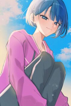 1girl backlighting black_pants blue_eyes blue_hair blue_sky bob_cut closed_mouth cloud commentary drawstring evening hair_behind_ear hatori_naco highres hood hood_down hoodie kiritani_haruka knees_up light_particles long_sleeves looking_at_viewer outdoors pants pink_hoodie project_sekai short_hair single_sidelock sky smile solo squatting symbol-only_commentary track_pants tsurime upper_body