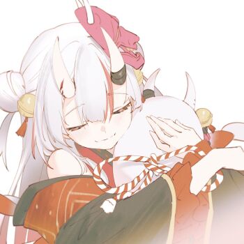 1girl bell black_kimono center-flap_bangs closed_mouth commentary double_bun english_commentary fang frilled_sleeves frills gradient_hair hair_bell hair_between_horns hair_bun hair_ornament highres hololive horns hug hyde_(tabakko) japanese_clothes jingle_bell kimono kouhaku_nawa long_hair long_sleeves mask mask_on_head multicolored_hair nakiri_ayame nakiri_ayame_(1st_costume) off_shoulder oni oni_mask poyoyo_(nakiri_ayame) red_hair red_kimono rope shimenawa skin-covered_horns skin_fang smile solo streaked_hair tassel tassel_hair_ornament two_side_up virtual_youtuber white_hair wide_sleeves