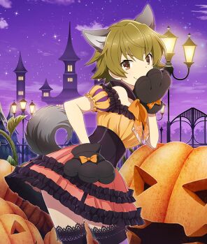 Rule 34 | 1girl, animal ears, animal hands, bare shoulders, black corset, black gloves, bow, breasts, brown eyes, castle, closed mouth, cloud, corset, cowboy shot, detached sleeves, dress, fence, frilled thighhighs, frills, from behind, game cg, glove bow, gloves, green hair, halloween, halloween costume, hand on own hip, himeno shiho, iron fence, jack-o'-lantern, lamppost, layered skirt, leaning forward, looking at viewer, medium breasts, neckerchief, night, official art, orange bow, orange dress, orange neckerchief, orange skirt, outdoors, paw gloves, plant, puffy short sleeves, puffy sleeves, purple sky, purple thighhighs, short hair, short sleeves, skirt, sky, smile, solo, star (sky), starry sky, strapless, strapless dress, tail, thighhighs, third-party source, toji no miko, toji no miko: kizamishi issen no tomoshibi, twisted torso, underbust, vines, wolf ears, wolf tail, zettai ryouiki