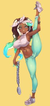 1girl animated animated_gif armpits bandana beige_background bracelet breasts cephalopod_eyes crop_top dark-skinned_female dark_skin flexible full_body green_nails headphones highres holding jewelry jtveemo large_breasts leg_up long_hair looking_at_viewer looping_animation marina_(splatoon) mole mole_under_eye nail_polish navel navel_piercing nintendo octoling parted_lips piercing shiny_skin shoes simple_background smile sneakers solo splatoon_(series) splatoon_2 split standing standing_on_one_leg standing_split stomach tentacle_hair toned unworn_jewelry watch