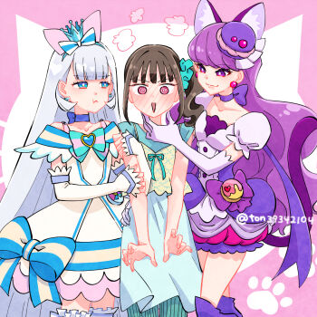 3girls :t @_@ animal_ears aqua_bow aqua_bowtie aqua_dress aqua_leggings aqua_scrunchie black_hair blue_bow blue_choker blue_crown blue_eyes blunt_bangs blush boots bow bowtie bright_pupils brooch camisole casual cat_ears cat_tail choker closed_mouth commentary crown crown_earrings cure_macaron cure_nyammy dress dress_bow earrings food-themed_hair_ornament frilled_thighhighs frills full-face_blush girl_sandwich glaring gloves grabbing_another&#039;s_arm hair_bow hair_ornament hair_scrunchie half-closed_eyes half_gloves hand_on_another&#039;s_face head_steam heart heart_brooch in-franchise_crossover jewelry kirakira_precure_a_la_mode knee_boots kotozume_yukari leggings long_hair looking_at_another looking_at_viewer macaron_hair_ornament magical_girl medium_hair mini_crown multiple_girls nekoyashiki_mayu nekoyashiki_yuki off-shoulder_dress off_shoulder open_mouth paw_print pink_bow pouch precure puffy_short_sleeves puffy_sleeves purple_bow purple_choker purple_dress purple_eyes purple_footwear purple_hair sandwiched scrunchie short_dress short_sleeves side_ponytail sleeveless sleeveless_dress smile standing tail thighhighs tilted_headwear ton_(ton39342104) trait_connection twitter_username very_long_hair white_dress white_gloves white_hair white_pupils wonderful_precure! yellow_camisole