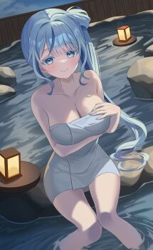 1girl absurdres aokumo_rin bare_shoulders blue_eyes blue_hair blue_nails breasts cleavage closed_mouth collarbone commentary hanabi_(minjo_0220) highres lantern large_breasts long_hair looking_at_viewer multicolored_hair nail_polish naked_towel onsen outdoors side_ponytail sidelocks sitting smile soaking_feet solo stellive streaked_hair symbol-only_commentary towel very_long_hair virtual_youtuber