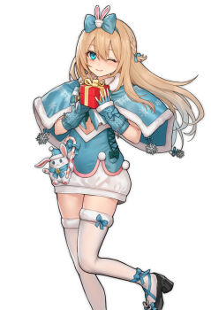 1girl blonde_hair blue_dress blue_eyes blue_hairband christmas_present commentary_request dress fur-trimmed_dress fur_choker fur_trim gift girls'_frontline girls'_frontline_2:_exilium hairband highres hiyashiru light_smile long_hair off-shoulder_dress off_shoulder official_alternate_costume one_eye_closed see-through_clothes see-through_sleeves simple_background suomi_(girls'_frontline) suomi_(girls'_frontline_2) suomi_(korvatunturi_pixie)_(girls'_frontline) thighhighs white_thighhighs