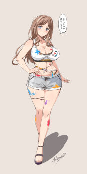 1girl bang_dream! bang_dream!_it&#039;s_mygo!!!!! blue_eyes breasts brown_hair cleavage closed_mouth commentary_request covered_erect_nipples full_body grey_background grey_shorts hand_on_own_hip highres large_breasts long_hair mihaya_(mihaya1818) nagasaki_soyo navel paint_on_body paint_on_clothes shorts sidelocks signature simple_background solo sports_bra stomach translation_request white_sports_bra
