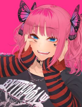 1girl absurdres alternate_costume black_nails black_shirt blue_eyes butterfly_hair_ornament e-kid_fashion go-toubun_no_hanayome hair_ornament hands_on_own_cheeks hands_on_own_face heart heart_collar heart_necklace highres jewelry long_sleeves looking_at_viewer medium_hair mojyu_saico nail_polish nakano_nino necklace open_mouth pink_background pink_hair print_shirt red_shirt shirt shirt_under_shirt simple_background solo striped_clothes striped_shirt t-shirt twitter_username two-tone_shirt two_side_up upper_body