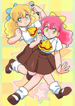 2girls ascot blonde_hair blue_bow bow brown_shoes brown_skirt collared_shirt commentary_request daina_airan full_body green_eyes hair_bow holding holding_microphone itou_angie itou_emily kisaragi_miyuki mary_janes microphone multiple_girls open_mouth pink_hair pleated_skirt school_uniform shirt shoes short_sleeves siblings sisters skirt smile socks star_(symbol) takemoto_izumi_(style) twins white_shirt white_socks yellow_ascot yellow_background yellow_bow