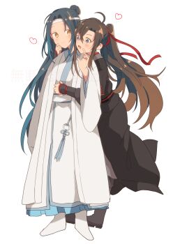 2boys ahoge amana_raika black_boots black_hair black_hanfu blue_eyes blush boots brown_hair chinese_clothes closed_mouth couple full_body hair_between_eyes hair_ribbon hand_on_another&#039;s_chin hanfu headband heart highres hug hug_from_behind lan_wangji long_hair long_sleeves looking_at_another male_focus modao_zushi multiple_boys one_eye_closed open_mouth parted_bangs ponytail red_ribbon ribbon robe sash sidelocks simple_background smile standing tassel topknot very_long_hair wei_wuxian white_background white_boots white_hanfu white_headband wide_sleeves yaoi yaopei yellow_eyes
