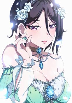 1girl alternate_costume asymmetrical_hair bang_dream! bare_shoulders black_hair breasts brown_choker choker cleavage commentary_request detached_sleeves earrings flower hair_flower hair_ornament highres jewelry kitayu large_breasts long_sleeves purple_eyes short_hair signature simple_background solo upper_body white_background yashio_rui