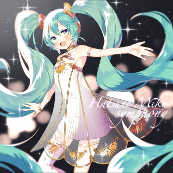 1girl akane_yuki_(yukito0306) armlet asymmetrical_legwear blush bracelet character_name collarbone dress gold_armlet gold_bracelet gold_thighlet gramophone_miku green_eyes grey_hair hair_between_eyes hair_ornament hatsune_miku highres jewelry long_hair miku_symphony_(vocaloid) number_tattoo open_mouth single_thighhigh smile solo strapless strapless_dress tattoo thighhighs thighlet tutu twintails very_long_hair vocaloid white_dress white_thighhighs
