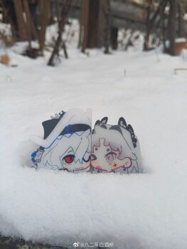 Rule 34 | > o, 2girls, arknights, black hat, chibi, chinese commentary, commentary request, earrings, fang, grey eyes, grey hair, hair intakes, hat, head wings, highres, irene (arknights), jewelry, multiple girls, one eye closed, open mouth, photo (medium), pink pupils, red eyes, scar, scar on face, snow, specter (arknights), specter the unchained (arknights), two-sided fabric, two-sided headwear, watermark, wavy mouth, weibo watermark, white hat, wings, yaohuang de baijiu bei