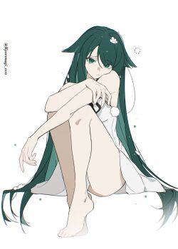 1girl barefoot commentary dress flipped_hair flower frown green_eyes green_hair highres holding knees_up kyorenagi_ovo lasso long_hair looking_at_viewer mimikaki saya_(saya_no_uta) saya_no_uta simple_background solo squeans thighs twitter_username untranslatable_commentary very_long_hair white_background white_dress white_flower