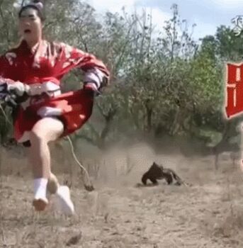 1girl animated animated_gif asian imoto_ayako japanese_clothes kimono komodo_dragon lizard lowres photo_(medium) running school_uniform serafuku