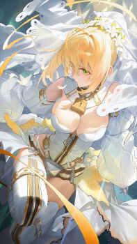 1girl absurdres ahoge blonde_hair breasts chain cleavage commentary_request detached_sleeves expressionless fate/grand_order fate_(series) flower flower_hairband green_eyes highres keyhole lock looking_to_the_side nero_claudius_(bride)_(fate) nero_claudius_(bride)_(second_ascension)_(fate) nero_claudius_(fate) padlock solo ttk_(kirinottk) veil white_flower white_sleeves white_veil zipper zipper_pull_tab