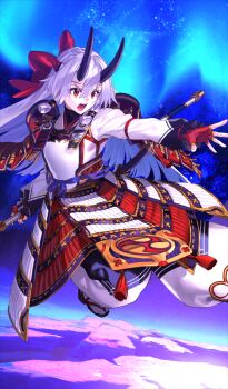 1girl armor black_horns black_shirt blue_background bow breastplate breasts commentary_request double-parted_bangs fate/grand_order fate_(series) fingerless_gloves foot_out_of_frame game_cg gloves hair_between_eyes hair_bow headband holding holding_polearm holding_sword holding_weapon horns japanese_armor japanese_clothes katana kimono kusazuri long_hair long_sleeves looking_at_viewer low-tied_sidelocks mitsudomoe_(shape) naginata official_art open_mouth pants parted_lips polearm puffy_long_sleeves puffy_sleeves reaching red_bow red_eyes red_gloves shirabi shirt shoulder_armor sidelocks slit_pupils sode solo standing sword third-party_source tomoe_(symbol) tomoe_gozen_(fate) tomoe_gozen_(second_ascension)_(fate) turtleneck unsheathed very_long_hair weapon white_hair white_headband white_kimono