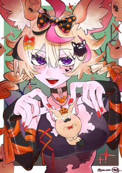 1girl absurdres alternate_costume alternate_hairstyle animal_ear_fluff animal_ears artist_name bare_shoulders black_bow black_choker black_hair blonde_hair border bow breasts chain choker commentary elbow_gloves english_commentary fingerless_gloves fox_ears fox_girl gloves goth_fashion hair_ornament halloween heart highres holding hololive jack-o'-lantern large_breasts looking_at_viewer multicolored_hair nail_polish omaru_polka open_mouth orange_bow pink_hair pumpkin purple_eyes red_bow red_nails simple_background teeth twintails upper_teeth_only virtual_youtuber yellow_bow yuuppi zain_(omaru_polka)