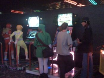 cosplay dancing kyoryu_sentai_zyuranger link nintendo photo_(medium) power_rangers princess_zelda pump tokusatsu super_sentai the_legend_of_zelda what zyuranger