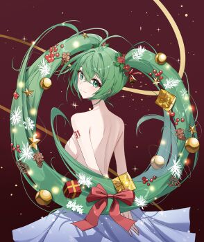 1girl absurdres arm_tattoo arms_behind_back backless_dress backless_outfit bell box breasts christmas_lights christmas_ornaments christmas_wreath closed_mouth commentary convenient_censoring crossed_bangs dress english_commentary flower from_side gift gift_box green_eyes green_hair hair_bell hair_between_eyes hair_flower hair_ornament hatsune_miku highres long_hair looking_at_viewer median_furrow medium_breasts nasol number_tattoo red_background red_flower smile solo star_(symbol) tattoo turning_head twintails upper_body very_long_hair vocaloid white_dress wreath