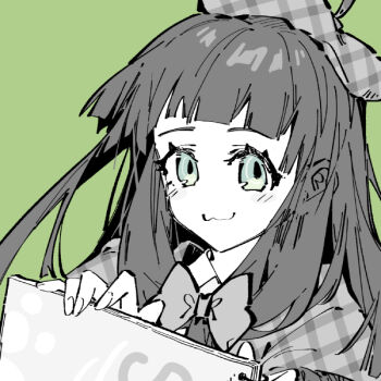 1girl :3 beret blunt_bangs blush_stickers bow capelet closed_mouth collared_shirt commentary danganronpa_(series) danganronpa_another english_commentary eyelashes front_ponytail gisces green_background green_eyes greyscale_with_colored_background hair_bow hat holding holding_sketchbook long_hair looking_at_viewer nijiue_iroha plaid_capelet plaid_clothes plaid_headwear shirt simple_background sketchbook smile solo spot_color super_danganronpa_another_2 unmoving_pattern upper_body very_long_hair