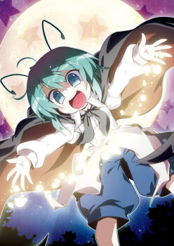 1girl akaneya antennae bad_id bad_pixiv_id cape female_focus moon night night_sky short_hair sky smile solo star_(sky) star_(symbol) starry_sky touhou tree wriggle_nightbug
