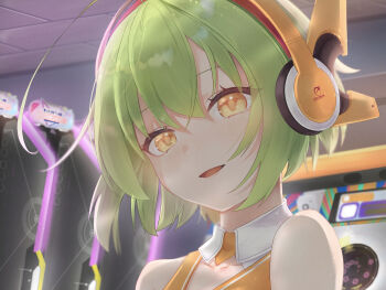 1girl ahoge arcade arcade_cabinet bare_shoulders bms chunithm cleavage_cutout close-up clothing_cutout collar commentary_request cosplay freedom_dive green_hair headphones highres huge_ahoge kurante looking_at_viewer open_mouth orange_eyes orange_shirt portrait shirt short_hair sky_feather_(chunithm) sky_feather_(chunithm)_(cosplay) sleeveless sleeveless_shirt smile solo taktalfine wacca white_collar wing_collar