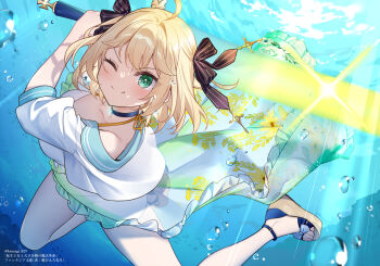 1girl air_bubble anisphia_wynn_palettia black_choker black_ribbon blonde_hair breasts bubble choker closed_mouth collarbone commentary diffraction_spikes green_eyes hair_ribbon highres holding holding_sword holding_weapon kisaragi_yuri large_breasts one_eye_closed ribbon sandals short_hair smile solo sword symbol-only_commentary tensei_oujo_to_tensai_reijou_no_mahou_kakumei translation_request twitter_username underwater weapon