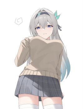 1girl :3 @_(symbol) absurdres blush brown_sweater closed_mouth firefly_(honkai:_star_rail) from_below gradient_eyes gradient_hair green_pupils grey_hair grey_hairband grey_ribbon grey_skirt hair_between_eyes hair_intakes hair_ornament hair_ribbon hairband highres honkai:_star_rail honkai_(series) long_hair multicolored_eyes multicolored_hair nicel pleated_skirt ribbon simple_background skirt smile solo sweater thighhighs white_background white_thighhighs