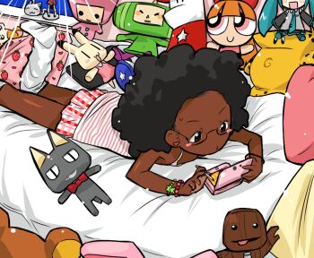 1girl afro black_hair blanket blossom_(ppg) blush_stickers bracelet brown_eyes camisole casual character_doll character_figure dark-skinned_female dark_skin doko_demo_issyo doll drawpile_(medium) earrings faux_retro_artstyle figure food_print fruit_print gen_1_pokemon hamtaro hamtaro_(series) handheld_game_console hatsune_miku heart heart-shaped_pillow heart_earrings homestar_runner homestar_runner_(character) inoue_toro izumi_konata jewelry katamari_damacy kneehighs kuro_(doko_demo_issyo) light-skinned_palms littlebigplanet lucky_star lying medium_hair miniskirt negiwave2000 nintendo nintendo_3ds o3o on_bed on_stomach original otaku otaku_room pikachu pillow plaid_clothes plaid_skirt playing_games pokemon powerpuff_girls rabbit_(sengoku_turb) rilakkuma sackboy san-x sengoku_turb skirt socks solo spaghetti_strap strawberry_print striped_camisole sweatdrop the_cheat the_prince_(katamari_damacy) very_dark_skin vocaloid white_socks