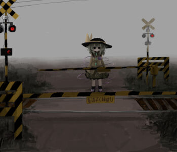 1girl black_hat black_shoes commentary_request contrast_collar grass green_hair green_skirt hair_between_eyes hat hat_ribbon heripantomorrow komeiji_koishi long_sleeves looking_at_viewer outdoors railroad_crossing ribbon shirt shoes skirt solo standing third_eye touhou translation_request wide_sleeves yellow_ribbon yellow_shirt