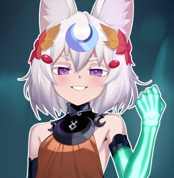 1girl animal_ear_fluff animal_ears bare_shoulders chenki_(chenki) commentary cosplay english_commentary flat_chest fox_ears fox_girl glowing_arm green_arm grin hades_(series) hades_2 hair_between_eyes highres laurel_crown looking_at_viewer melinoe_(hades) melinoe_(hades)_(cosplay) outline phase_connect purple_eyes short_hair skeletal_arm smile solo tenma_maemi upper_body virtual_youtuber white_hair white_outline