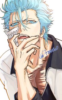 1boy arrancar artist_name bleach bleach:_sennen_kessen-hen blue_eyes blue_hair broken_mask facial_mark grimmjow_jaegerjaquez hair_between_eyes highres jacket looking_at_viewer mask open_mouth scar scar_on_chest short_eyebrows solo teeth ten0u0 upper_teeth_only white_background
