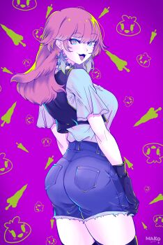 1girl absurdres alternate_costume ass black_gloves blue_shirt blue_shorts breasts commentary commentary_request cowboy_shot earrings english_commentary feather_earrings feathers from_behind gloves highres hololive hololive_english jewelry kurimako large_breasts long_hair looking_at_viewer looking_back mixed-language_commentary open_mouth pink_eyes pink_hair purple_background shirt short_shorts short_sleeves shorts smile solo takanashi_kiara virtual_youtuber