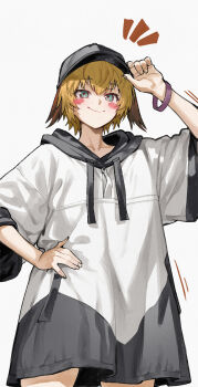 1girl absurdres baseball_cap black_hat black_shirt blonde_hair blush blush_stickers breasts fate/grand_order fate_(series) gareth_(fate) gareth_(swimsuit_saber)_(fate) gareth_(swimsuit_saber)_(first_ascension)_(fate) green_eyes hair_flaps hat highres kamisato_sora looking_at_viewer medium_breasts shirt short_hair short_sleeves smile solo two-tone_shirt white_shirt